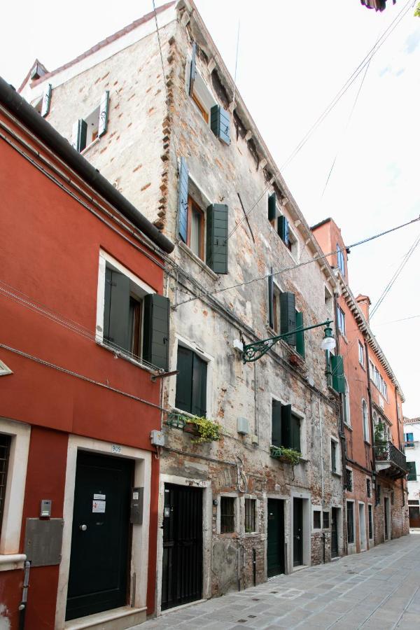 Biennale Gallery Loft * Venice